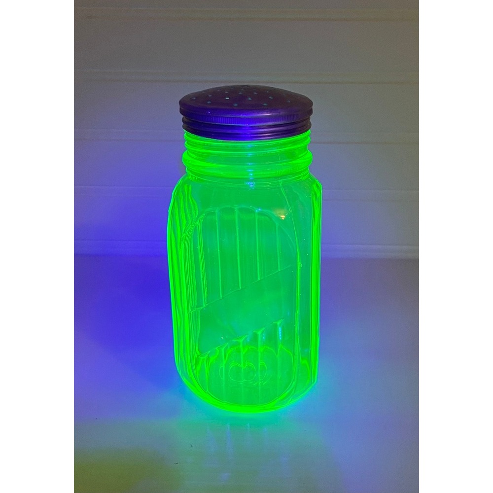 Vintage Hoosier Ribbed Vaseline Glass‎ Shaker - Uranium Green